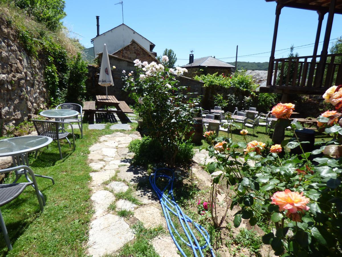 La Posada De Pedrazales Exterior foto